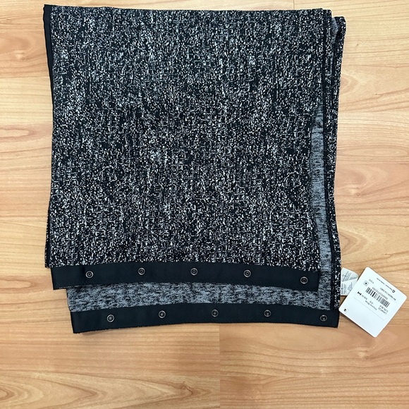 NWT Lululemon Vinyasa Wrap Scarf - Picture 1 of 8